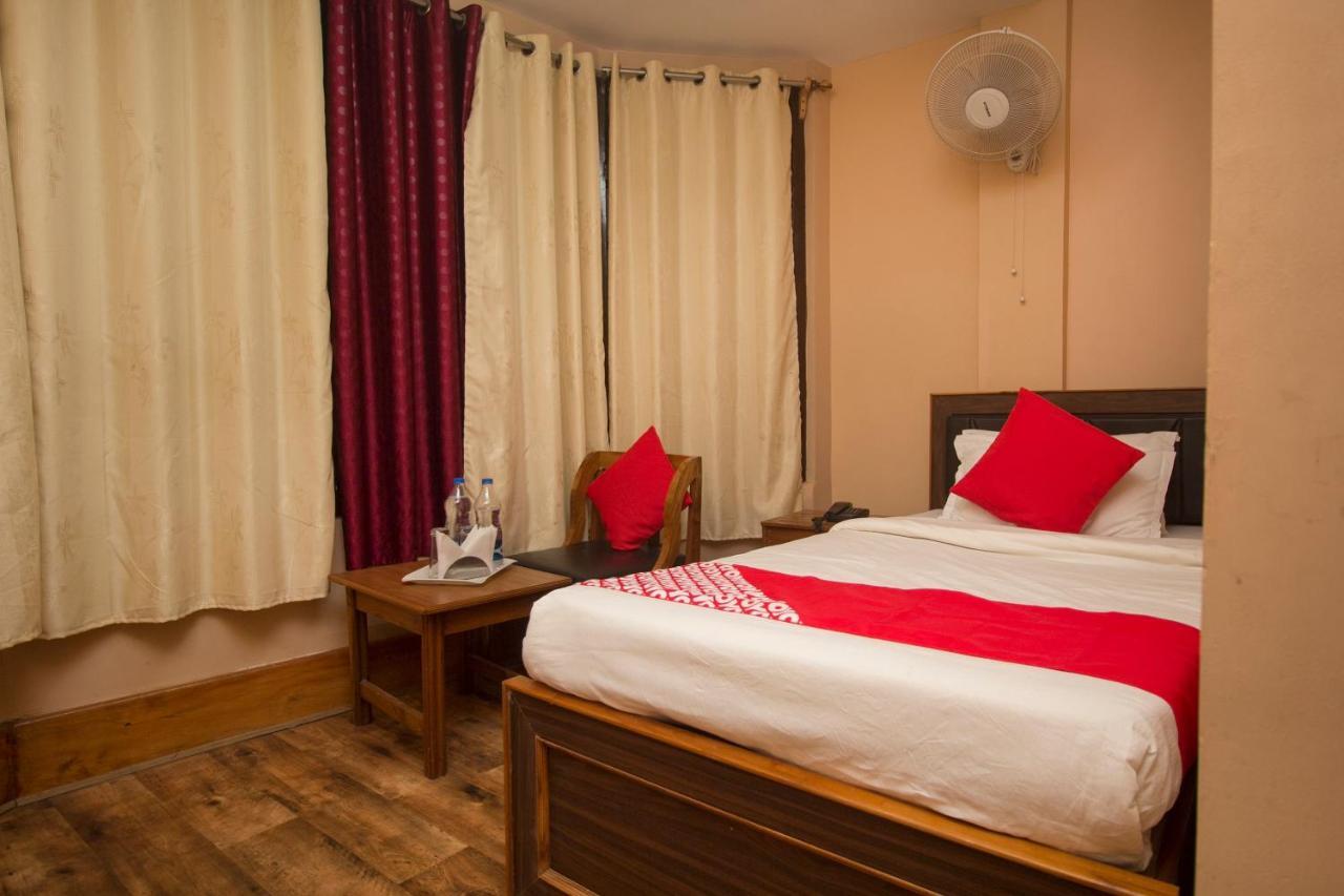 Oyo 23409 Lama Dhim Hotel Kalimpong Szoba fotó
