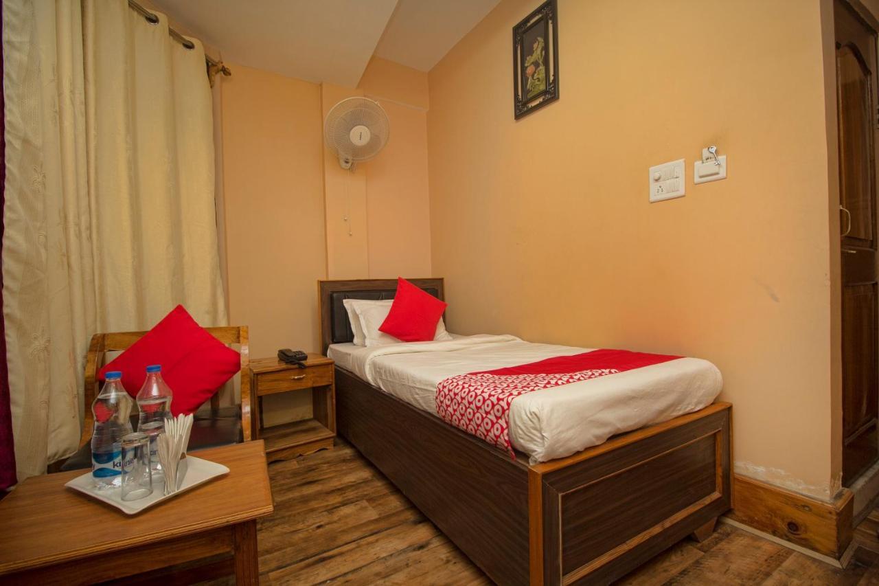 Oyo 23409 Lama Dhim Hotel Kalimpong Szoba fotó